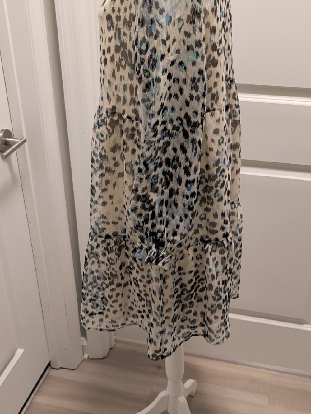 LOFT- Size M Ivory Leopard Print Tiered Long Sleeve Dress with Aqua Accents NWT - Picture 7 of 15